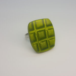 Anillo metalizado verde