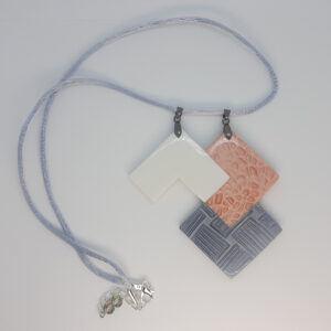 Colgante geometría yuxtapuesta