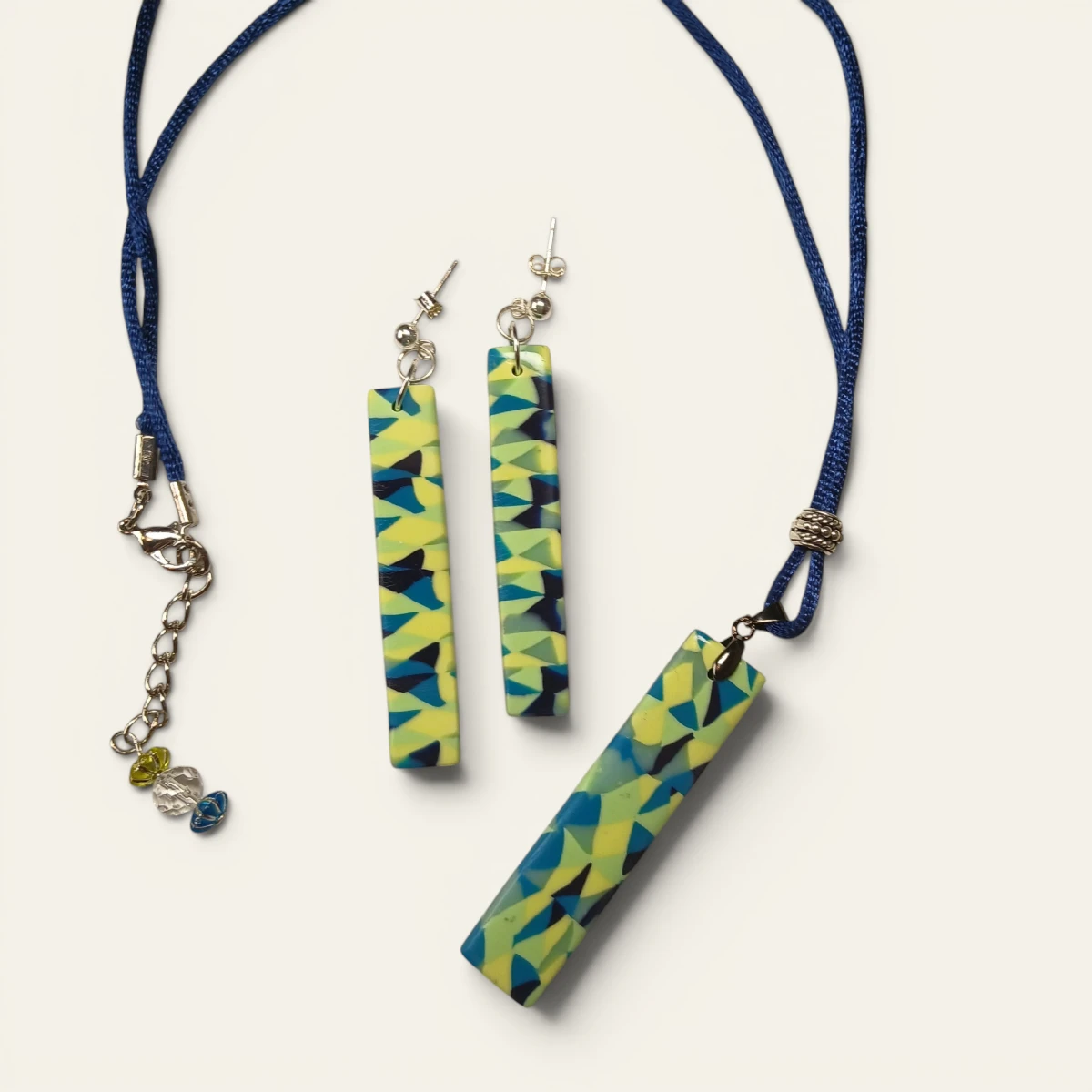 Conjunto Paradoja Barra, colgante y pendientes artesanales — Detalles Únicos