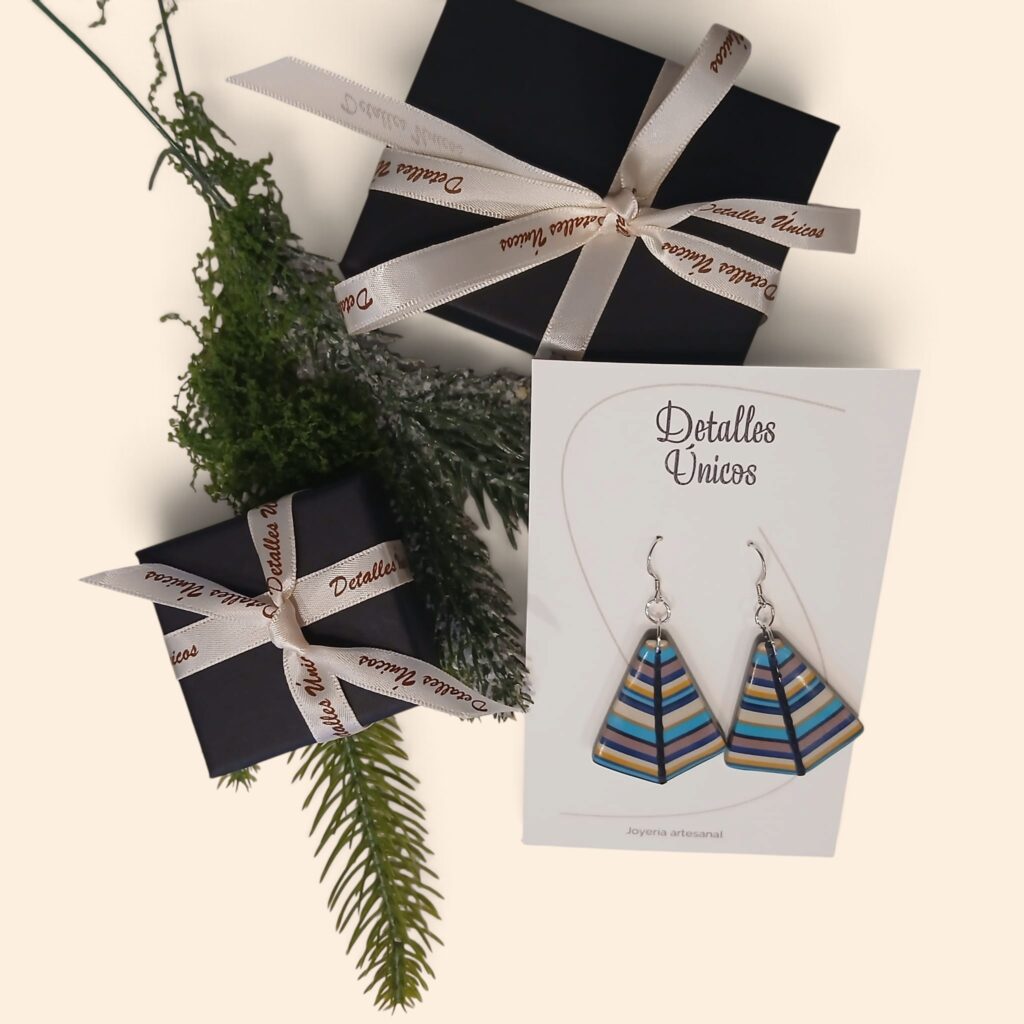 Regalo de Navidad de Detalles Únicos con pendientes artesanales y packaging